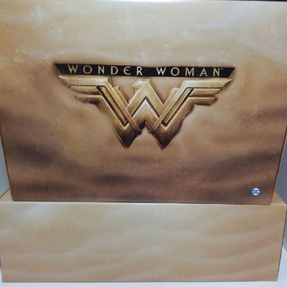 Wonder woman paradise island doll set lot of 2 - Picture 4 of 4